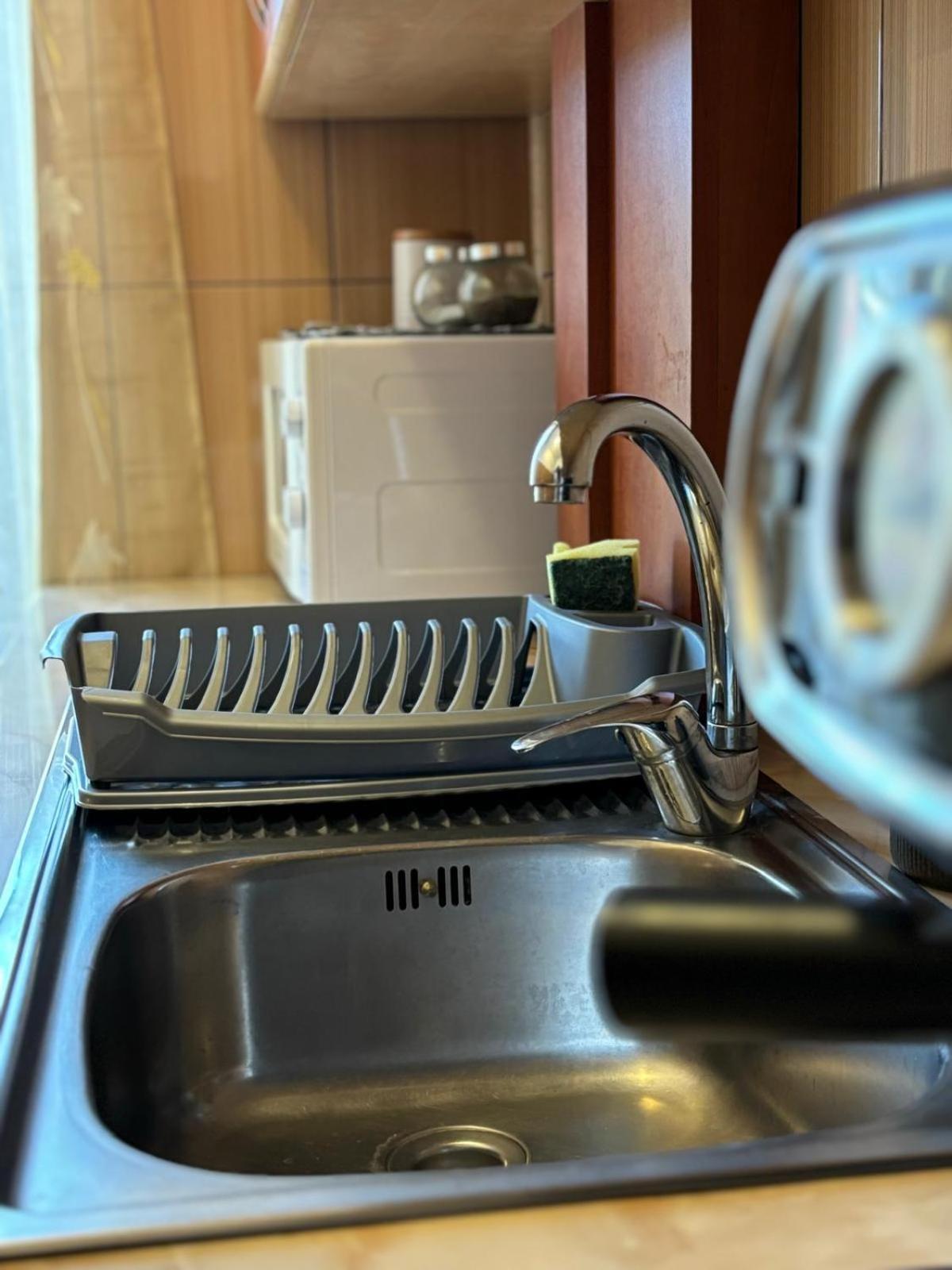 Kiado Apartment *